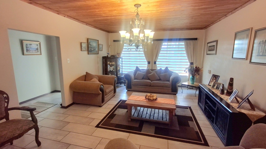 To Let 3 Bedroom Property for Rent in Vaalpark Free State